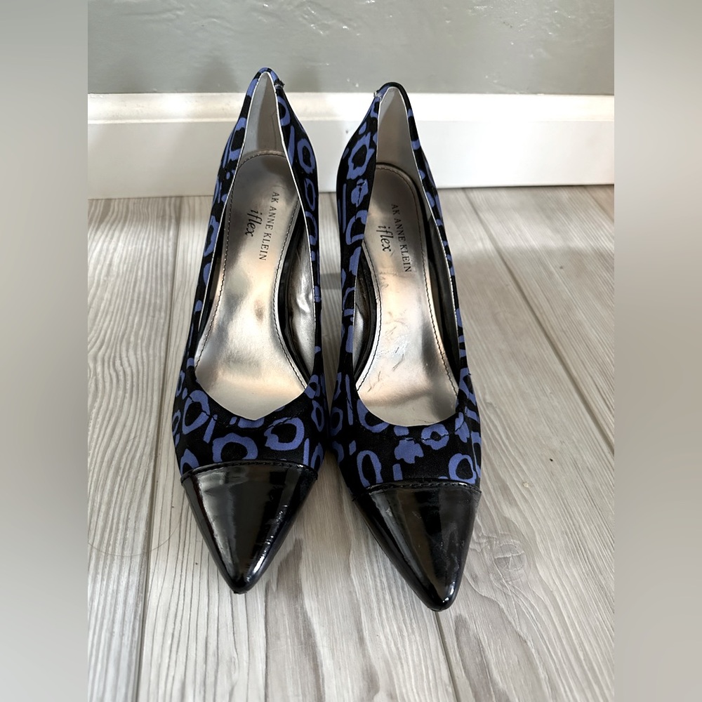 Anne Klein iflex leopard print. Size 8